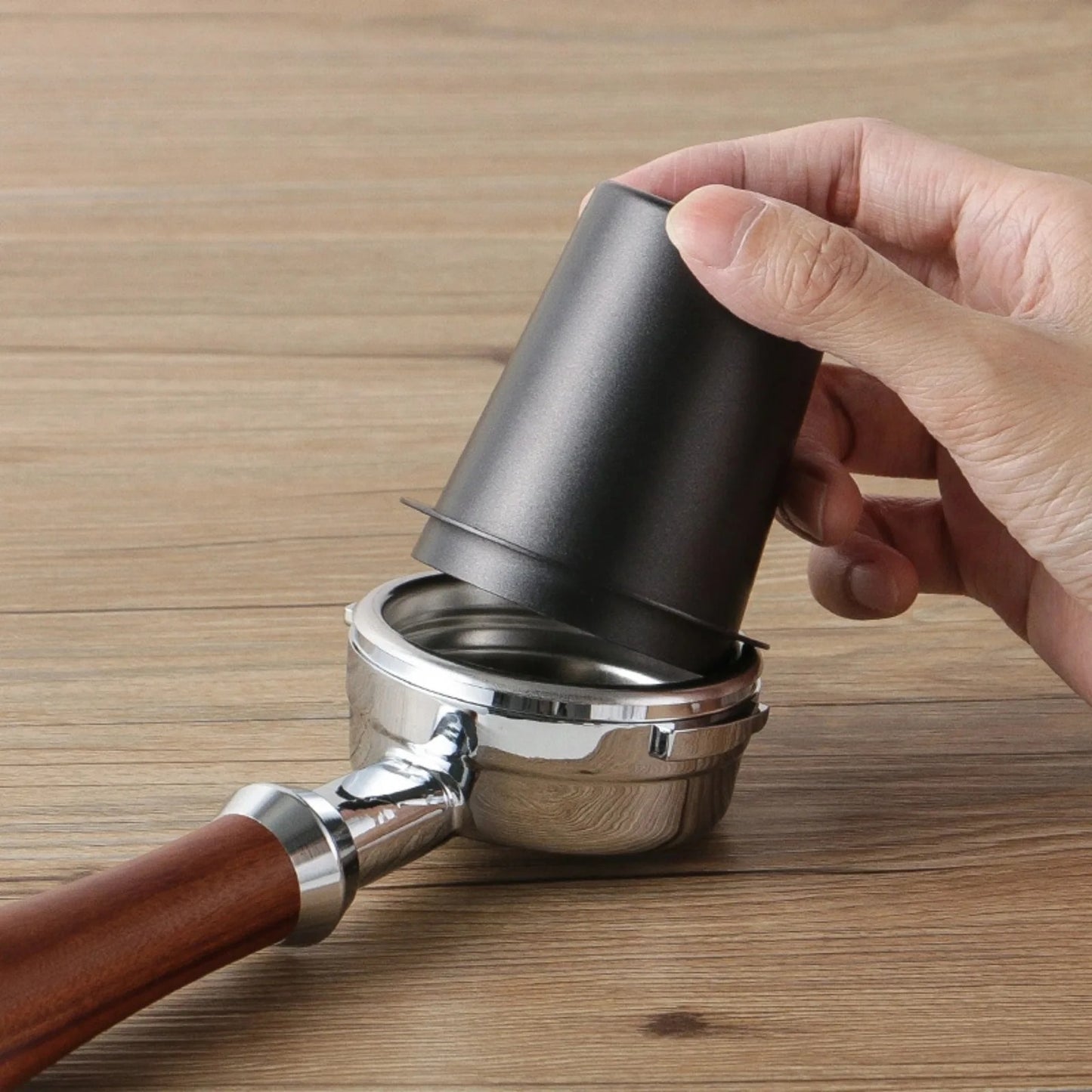 Copo Doseador de Café 58mm em Aço Inoxidável - Azo Roasters